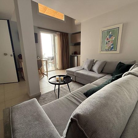 Stylish Studio Apartment - 8F House Kalamáta Buitenkant foto