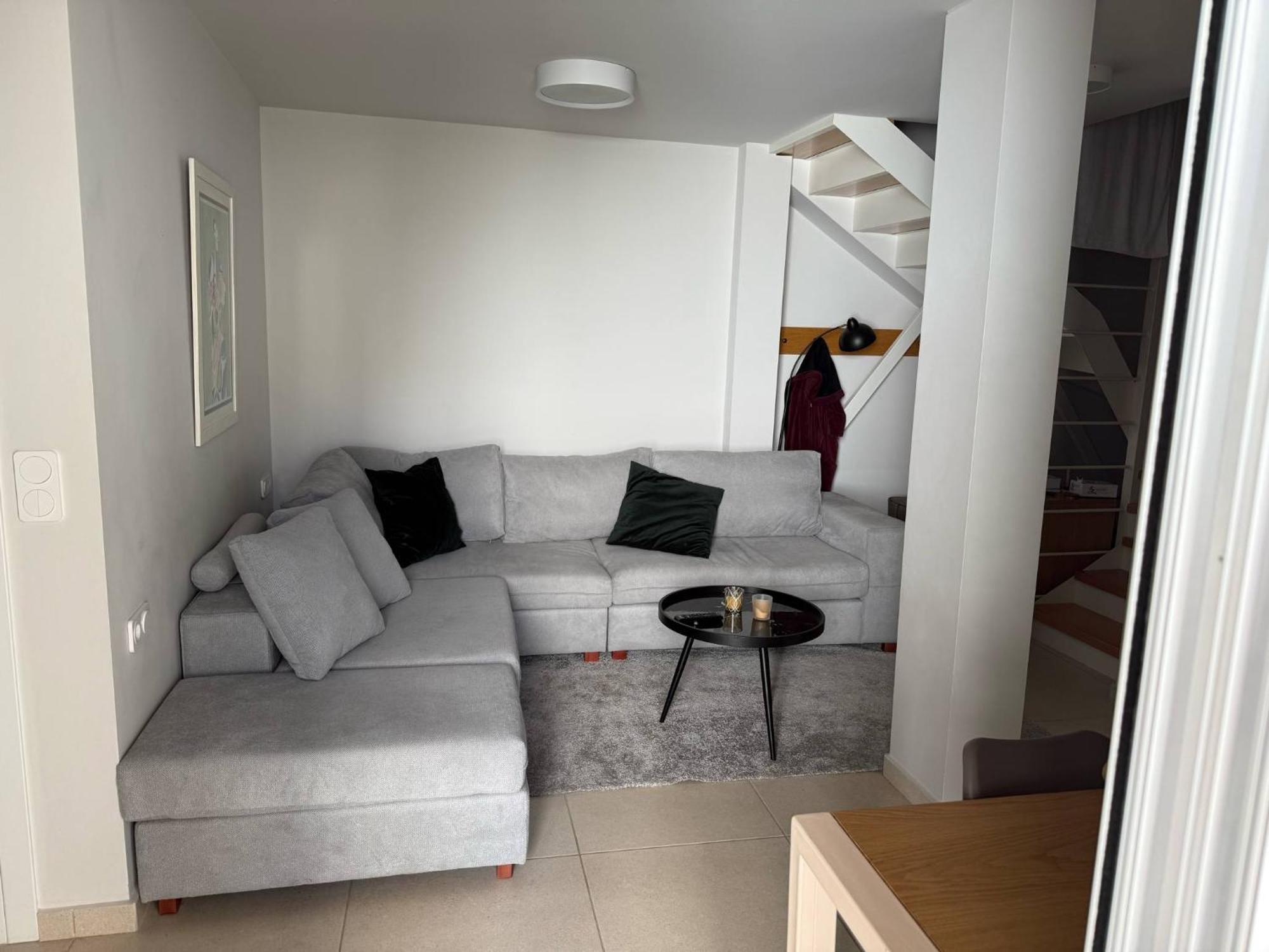 Stylish Studio Apartment - 8F House Kalamáta Buitenkant foto