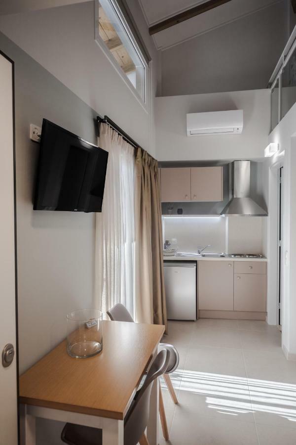 Stylish Studio Apartment - 8F House Kalamáta Buitenkant foto